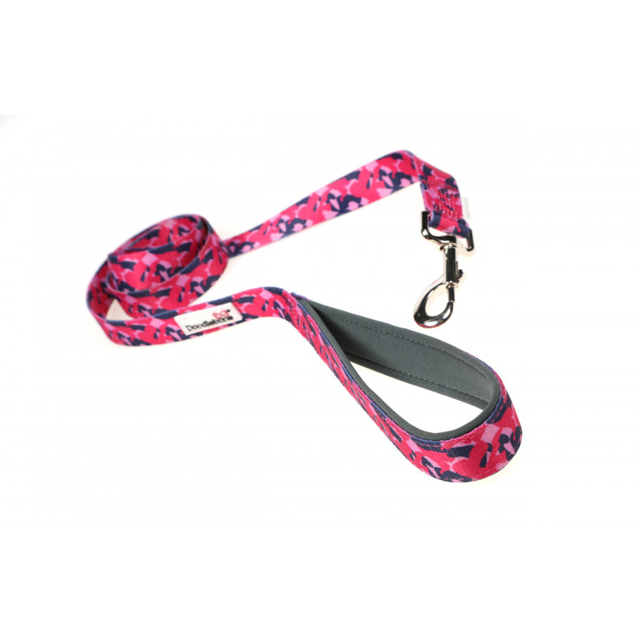 blushing-camo blushing-camo